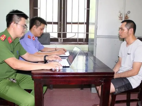 Bắt giữ đối tượng vận chuyển ma túy dùng dao chống trả lực lượng chức năng