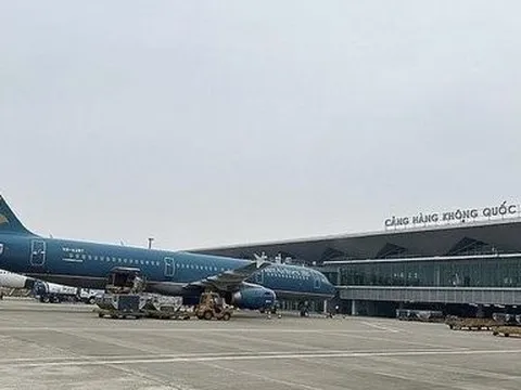 Đường bay sân Vinh bị bong tróc đã được khắc phục