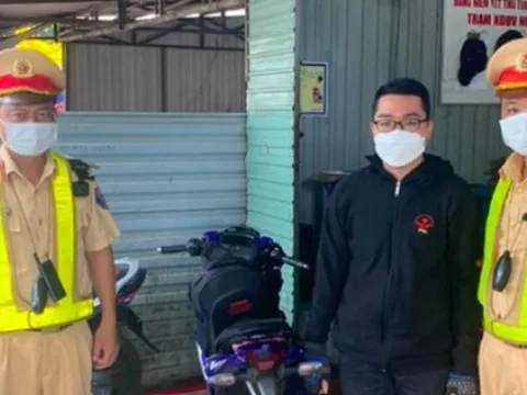 Xử lý thanh niên vi phạm tốc độ, phát hiện đối tượng là công an giả