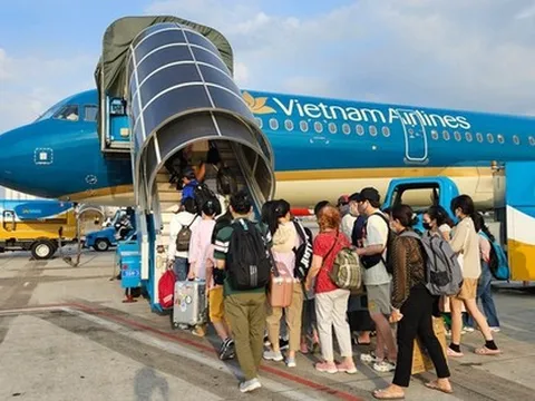 2,2 tỉ cổ phiếu Vietnam Airlines bị hạn chế giao dịch