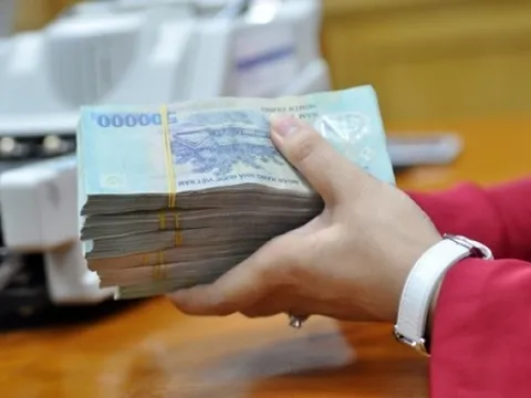 Sau nhiều lùm xùm, doanh thu phí bảo hiểm lần đầu suy giảm