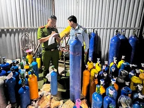 Triệt phá kho sang chiết "khí cười"