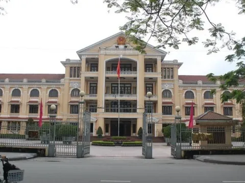 Thừa Thiên-Huế chuyển vị trí 76 cán bộ để phòng ngừa tham nhũng