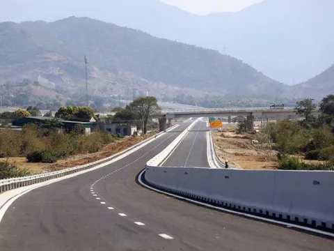 Tập đoàn Sơn Hải nổi tiếng với "bảo hành 5-10 năm" muốn làm cao tốc Cam Lộ - Lao Bảo gần 8.000 tỷ đồng