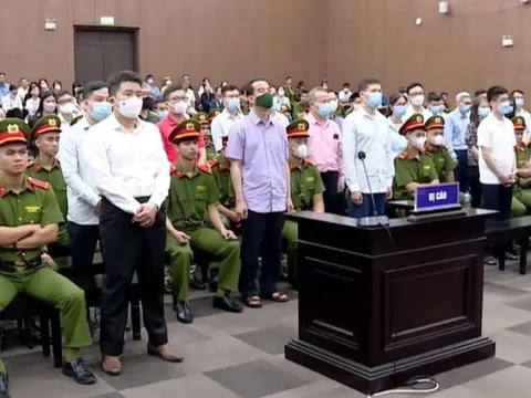 Những cán bộ "thoát kiếp nạn" trong "cơn bão" chuyến bay giải cứu
