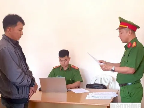 Một phó phòng tín dụng ngân hàng bị bắt giam vì lừa đảo