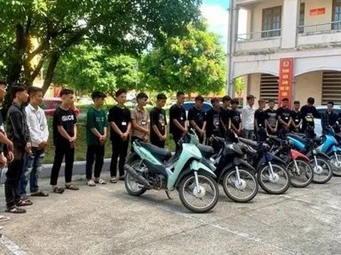 Khởi tố 23 thanh, thiếu niên mang hung khí đâm vào người đi đường