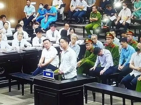 Chuyến bay giải cứu: Cựu Thư ký Thứ trưởng Bộ Y tế nói từng bị tâm thần