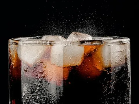 NÓNG: WHO tuyên bố chất trong nước ngọt ăn kiêng, kẹo cao su "có thể gây ung thư"