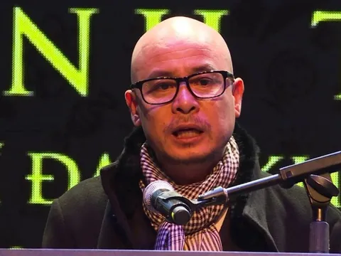 "Bất thường" như Đặng Lê Nguyên Vũ: Tặng nhân viên sách có từ "CHẾT" vào ngày đầu năm và mục đích đằng sau