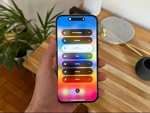 Apple đang phát triển iPhone màn hình cuộn