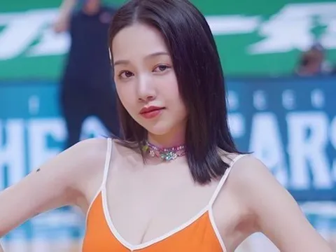 Người mẫu Lĩnh An bị nhiếp ảnh gia nổi tiếng quấy rối, sợ lộ hình nóng