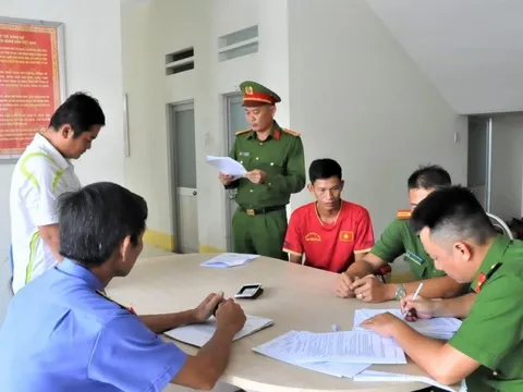 Bắt nhân viên công ty phân bón tham ô hơn 1,4 tỷ đồng