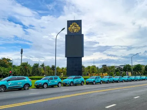 Tỷ phú Phạm Nhật Vượng sắp mở dịch vụ "xe ôm công nghệ" và giao hàng bằng xe máy điện, dự kiến chiêu mộ 20.000 tài xế