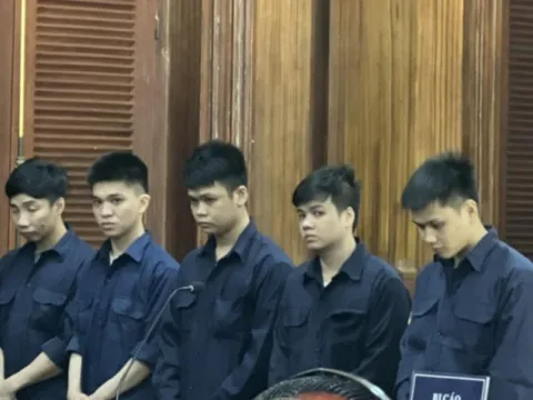 Vì tiếng nẹt pô, 4 anh em ruột cùng nhau vào tù học lại cách làm người