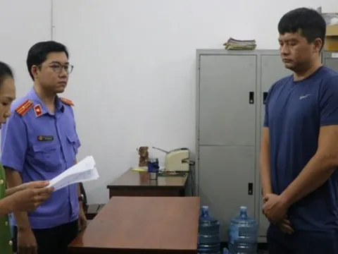 Khởi tố người hành hung bác sĩ trực cấp cứu gần 1 năm trước