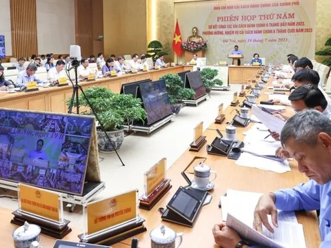 Đột phá cải cách hành chính: Đến trung tâm y tế đổi giấy phép lái xe