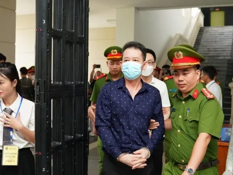 Chuyến bay giải cứu: "Bị cáo đã đẩy vợ vào con đường phạm tội"