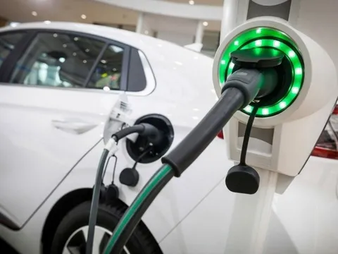 Pin xe ô tô điện có tuổi thọ bao lâu và cách sử dụng sao cho đúng nhất