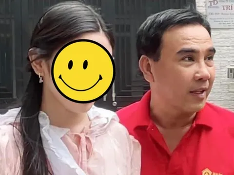 Con gái MC Quyền Linh lọt vào ống kính "team qua đường", nhan sắc liệu còn lung linh như mọi khi?