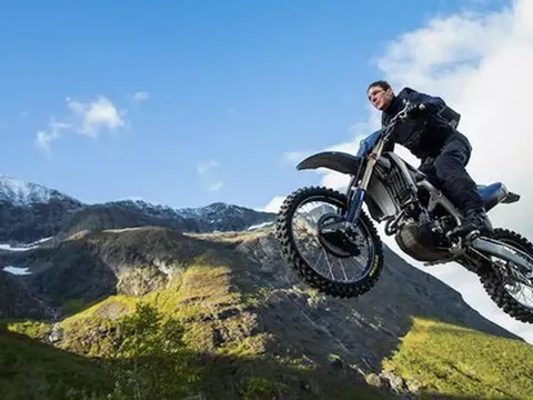 Những thói quen giúp Tom Cruise thực hiện được pha hành động không tưởng ở tuổi 61