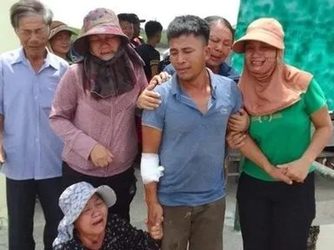 Xúc động phút giây đoàn tụ với gia đình của 4 thuyền viên bị chìm tàu