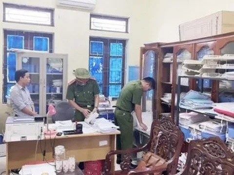 Hà Tĩnh: Bắt 2 nguyên kế toán trưởng xã Thạch Bằng