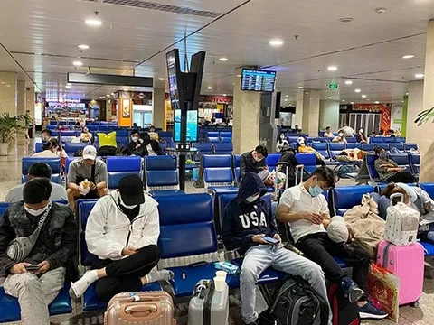 Máy bay chậm, hủy chuyến, hành khách được bồi thường thế nào?