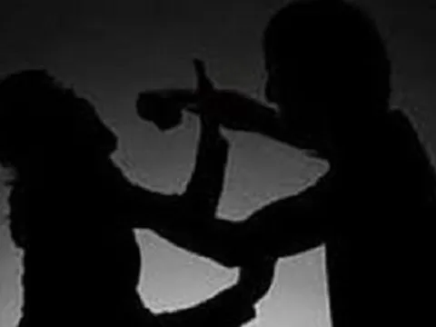 Hà Tĩnh: Nghi vấn chồng dùng dao đâm vợ nguy kịch- Công an đang điều tra