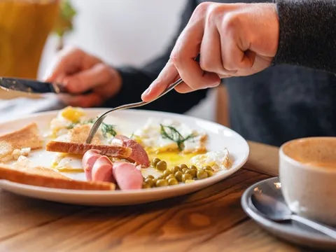 Nghiên cứu: Thời điểm ăn sáng có thể làm tăng 59% nguy cơ mắc tiểu đường