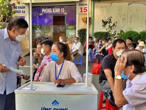 Nhiều bệnh viện ngừng mổ phaco, quá tải cho Bệnh viện Mắt Tp.HCM