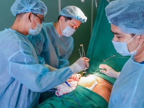 Ôm hận vì nâng cấp "vòng 3"