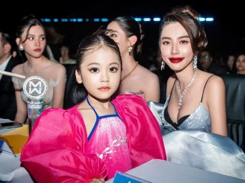 Vẻ đáng yêu của mẫu nhí 6 tuổi Nguyễn Nhật Ánh