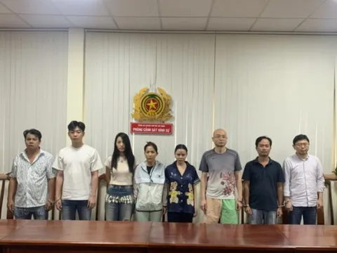 Phá tụ điểm mại dâm lớn ngay trung tâm Tp.HCM: Bắt giữ 2 ông chủ người Hàn Quốc