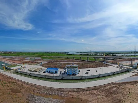 Mục sở thị kênh nối sông Đáy - Ninh Cơ 2.300 tỷ đồng vừa vận hành