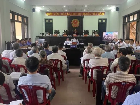 71 bị cáo kê khống mộ giả để trục lợi ở Huế hầu toà