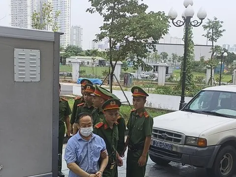 Các bị cáo đã được dẫn giải tới tòa nghe tuyên án