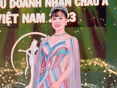 Hoa hậu Võ Thu Sương diện đầm gợi cảm, nổi bật trên hàng ghế giám khảo