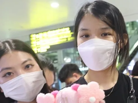 Nhịn ăn, vay nợ để đi xem show BlackPink ở Hà Nội