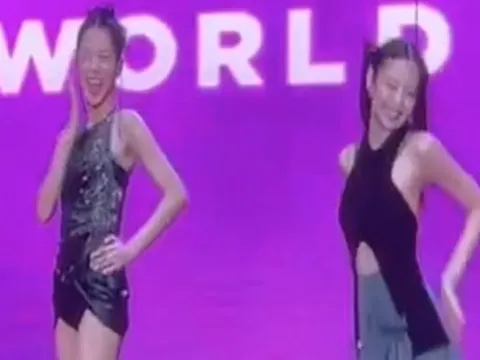 Video: BLACKPINK nhảy trên nền nhạc 'See tình' trong concert tại Hà Nội