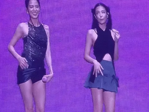 Báo nước ngoài: BlackPink đang gây bão tại Việt Nam