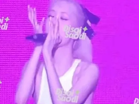 BLACKPINK khen nem nướng và bánh mì rất ngon, Rosé bị Lisa “bóc mẽ" cảnh húp sạch bát phở!