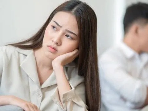 Bị tôi hối thúc chuyện cưới xin, bạn trai liền thay đổi tính nết