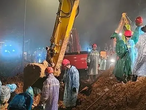 Vụ sạt lở đèo Bảo Lộc: Trắng đêm tìm kiếm nạn nhân cuối cùng