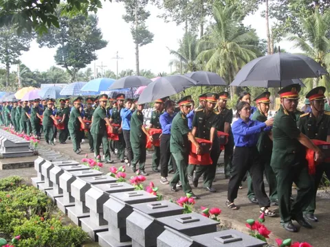 Bến Tre truy điệu, cải táng 121 hài cốt liệt sĩ