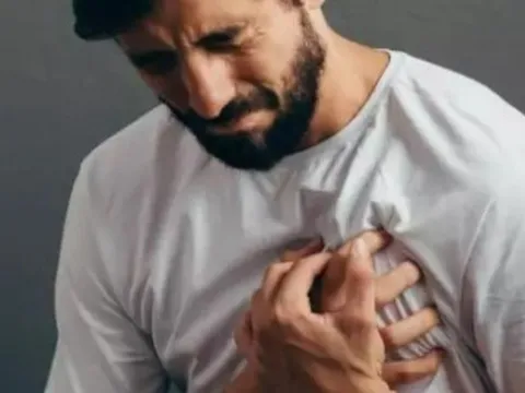 Những dấu hiệu này cho thấy bạn cần đến bác sĩ tim mạch ngay