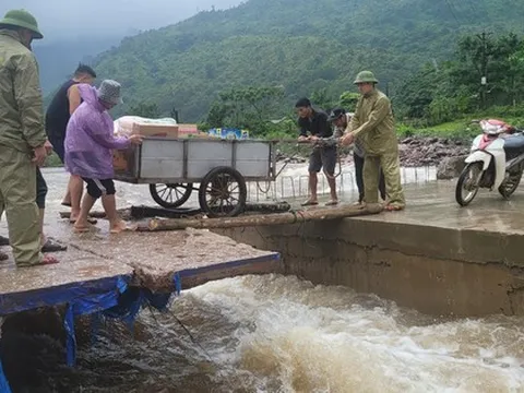 Quảng Bình: Mưa lớn làm chia cắt cục bộ một số bản miền núi rẻo cao