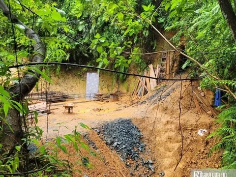 Bắt quả tang hàng chục đối tượng khai thác vàng trái phép ở Thanh Hóa