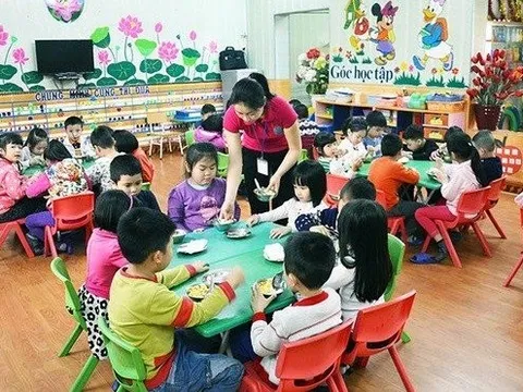 Đề xuất trẻ mẫu giáo trong tuổi phổ cập giáo dục mầm non được hỗ trợ tiền ăn trưa