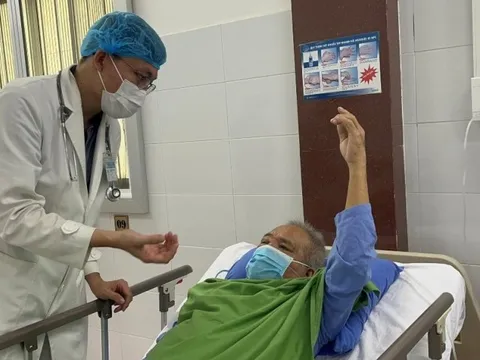 Phối hợp cứu sống bệnh nhân cùng lúc nhồi máu cơ tim và đột quỵ